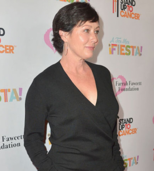 Шэннен Доэрти шокировала снимком с выпадающими волсоами: Я помню это, как вчера