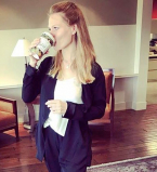 На велосипеде с сыном: новое фото Ольги Фреймут взрывало сеть