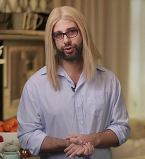 Иван Ургант в парике блондинки снял пародию на Ксению Собчак