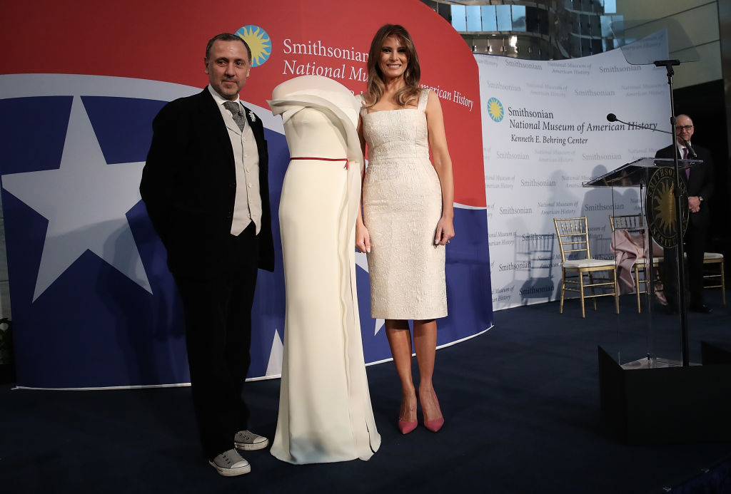 Мелания Трамп передала свое платье с инаугурационного бала в Музей американской истории