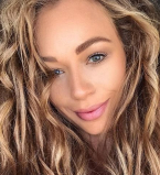 Привет из Майами: Яна Соломко позирует в ярком бикини