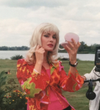 В парике, мини-юбке и ботфортах: Ольга Сумская опубликовала фото в молодости