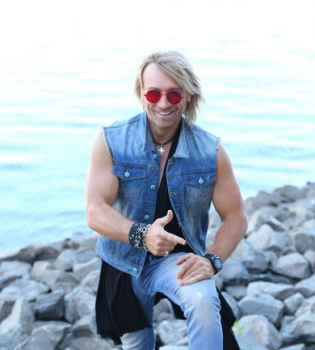 Олег Винник вспомнил о своей юности