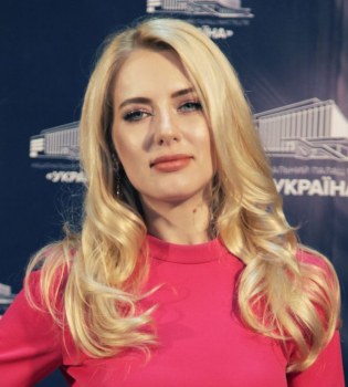 Ольга Горбачева сменила профессию и стала учительницей