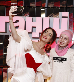 Чудеса случаются: Надя Дорофеева и Женя Кот исполнили мечту онкобольной девочки