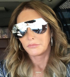 На пляже и в купальнике: в сеть попало редкое видео Кейтлин Дженнер