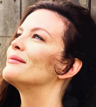 Многодетная мама Лив Тайлер похудела и снялась в нижнем белье