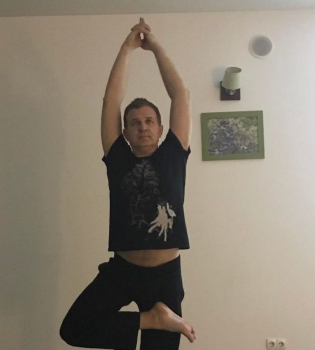 Yoga time: Юрий Горбунов восхитила гибкостью