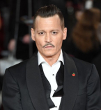 Мужчина-мечта: Джонни Депп восхитил поклонников отменным стилем на красной дорожке