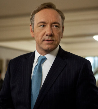 Восемь сотрудников сериала "Карточный домик" обвинили Кевина Спейси в сексуальных домогательствах