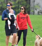 Все в сборе: Ирина Шейк и Брэдли Купер впервые появились на публике с дочерью