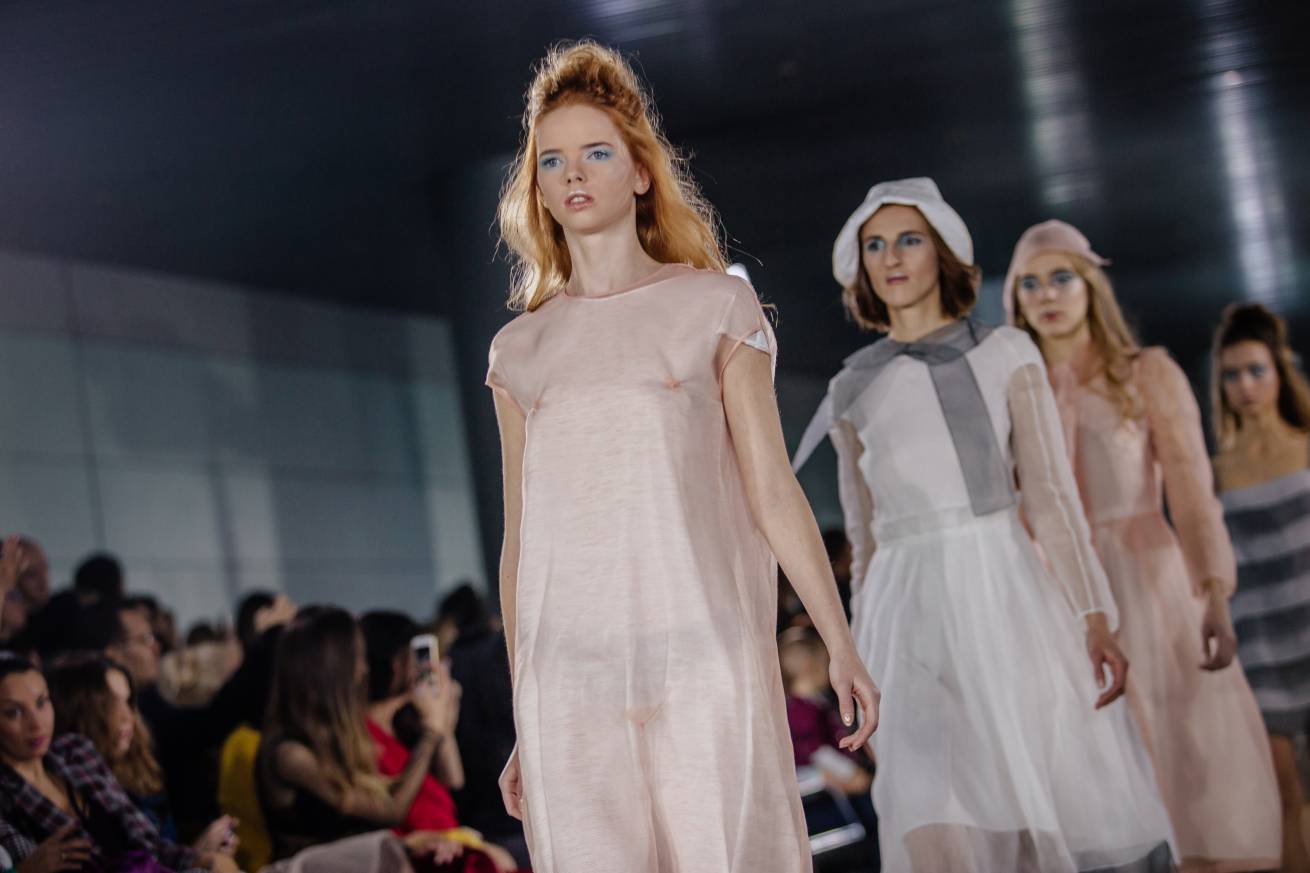 Не красотой единой: Федор Возианов представил коллекцию одежды нового поколения