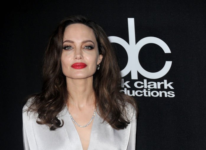 Анджелина Джоли, Кейт Уинслет, Ева Лонгория и другие голливудские красотки блистают на премии Hollywood Film Awards