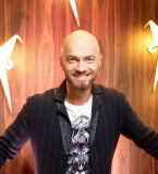 Влад Яма позирует с любимой супругой