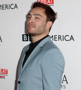 Скандалы продолжатся: звезду сериала Сплетница обвинили в изнасиловании