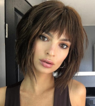 Полностью голая и со стрижкой под мальчика: в сети обсуждают новую сьемку Эмили Ратаковски