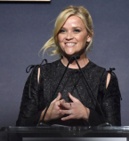 Две главные блондинки Голливуда: Риз Уизерспун и Дженнифер Энистон позирует вместе