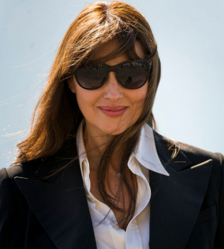 53-летняя Моника Беллуччи впервые за долгие годы кардинально сменила прическу