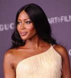 Наоми Кэмпбелл восхитила публику элегантным нарядом на гала-ужине