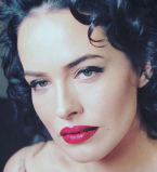 Идеальное тело: Даша Астафьева взорвала сеть снимком в облегающем боди