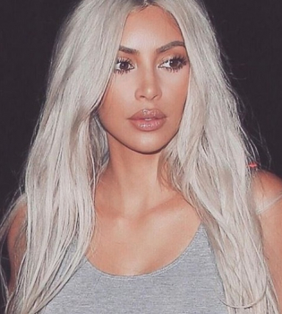 Ким Кардашьян устроила вечеринку в честь будущего малыша