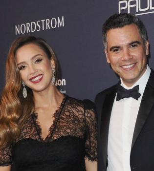 Беременная Джессика Альба появилась на гала-вечере с мужем