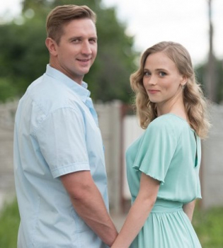 Звезда сериала Село на миллион Анна Кошмал показала фото в свадебном платье