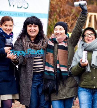 Высадка винограда, традиционные гуляния и дегустация вин - как прошел Большой грузинский праздник