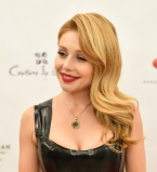 Яркие цвета и модные фасоны: какие наряды выбрали Тина Кароль, Катя Осадчая и другие звезды на &quot;Viva! Бал&quot;