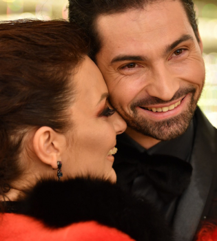 Сколько страсти! Похудевшая Наталья Холоденко станцевала невероятное танго на балу Viva!