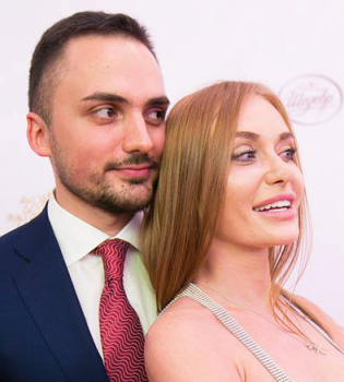 Сладкая парочка: Слава из &quot;Неангелов&quot; с супругом на Viva! Балу 2017