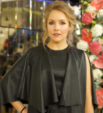 Просто и со вкусом: Алена Шоптенко восхитила сдержанным образом на балу