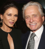 Это любовь: Кэтрин Зета-Джонс и Майкл Дуглас отметили 17-ю годовщину свадьбы