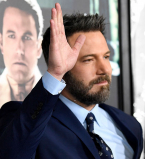 Бен Аффлек публично попросил прощения за сексуальные домогательства