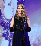 Ольга Фреймут в экстравагантном наряде появилась на балу в Киеве