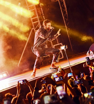 Макс Барских открыл праздник новогодних огней в Египте