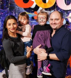 Илона Гвоздева и Юрий Ткач со своими детьми