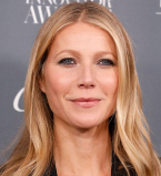 Без комплексов: 45-летняя Гвинет Пэлтроу появилась на публике без косметики