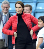 Сколько эмоций! Беременная Кейт Миддлтон повесилась на футбольном поле