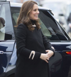 Total black: беременная Кейт Миддлтон восхищает безупречным стилем