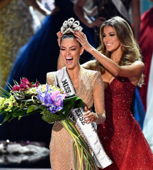 В конкурсе красоты Мисс Вселенная &ndash; 2017 победила представительница ЮАР