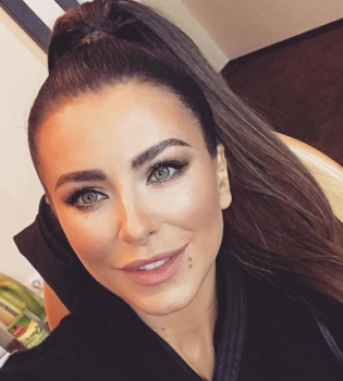 Вспоминая детство: Ани Лорак показала себя в 15 лет