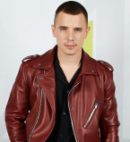 Oleynik выпустил новую песню и изменил имидж