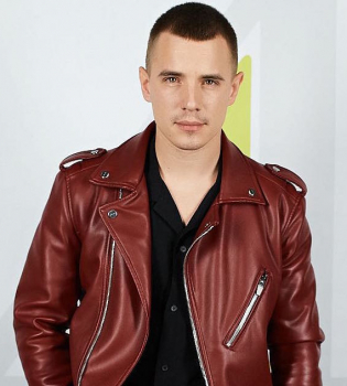 Oleynik выпустил новую песню и изменил имидж