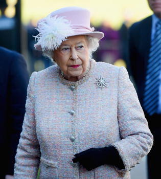 Королева Елизавета II не придет на свадьбу внука Гарри