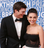 Мила Кунис и Эштон Катчер впервые за долгое время вышли в свет