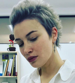 Еще короче и смелее: Настя Приходько прощает экспериментировать со своей прической