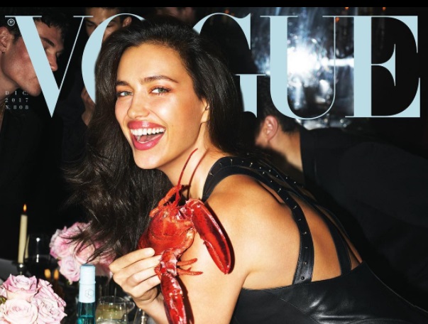 Ирина Шейк в кожаном наряде снялась для праздничного выпуска Vogue