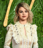 Селена Гомес в винтажном платье