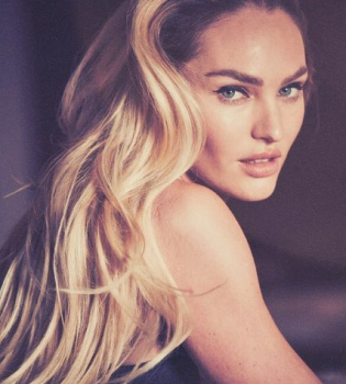 Кэндис Свейнпол показала обнаженное фото